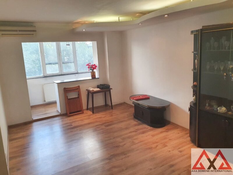 Tineretului, bloc 1980, acces metrou si parc