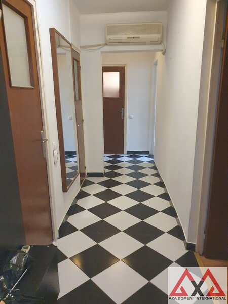 Tineretului, bloc 1980, acces metrou si parc