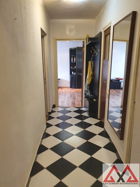 Tineretului, bloc 1980, acces metrou si parc