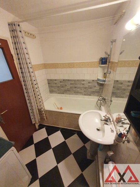 Tineretului, bloc 1980, acces metrou si parc